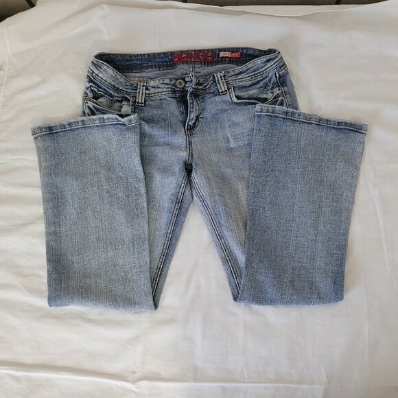 Bongo Jeans Faded Blue Low Rise Flirty Boot Cut Size 13 Womens Juniors - Picture 3 of 15